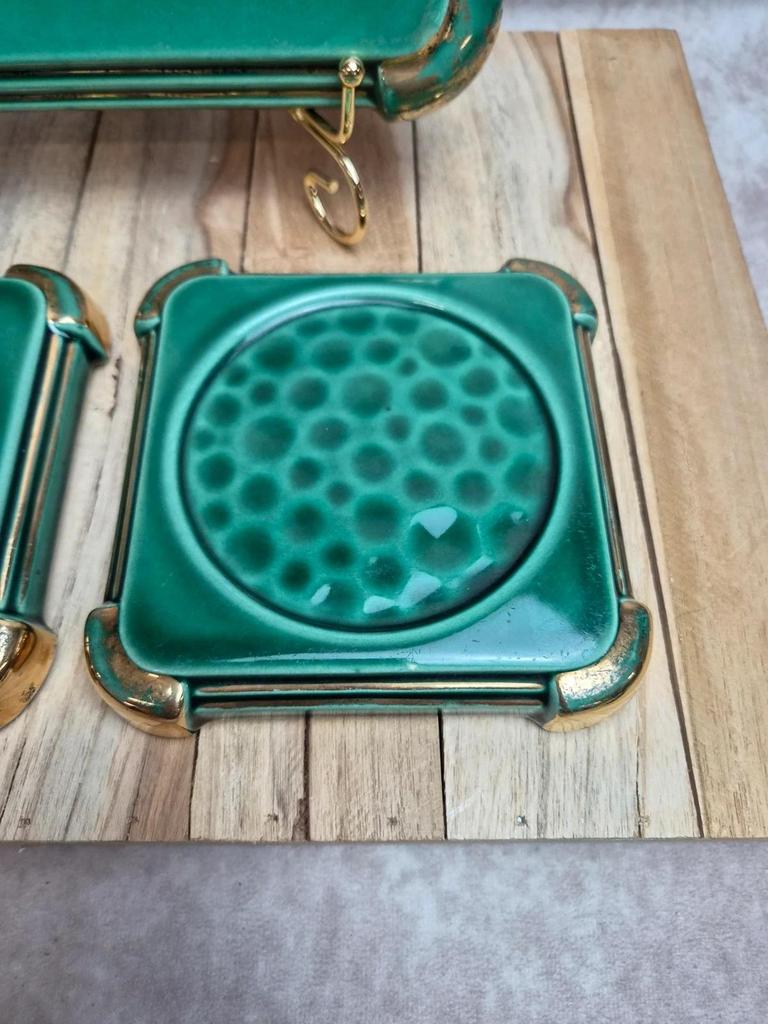 Ensemble Poët-laval dessous de plat et 2 dessous de bouteille céramique verte vintage