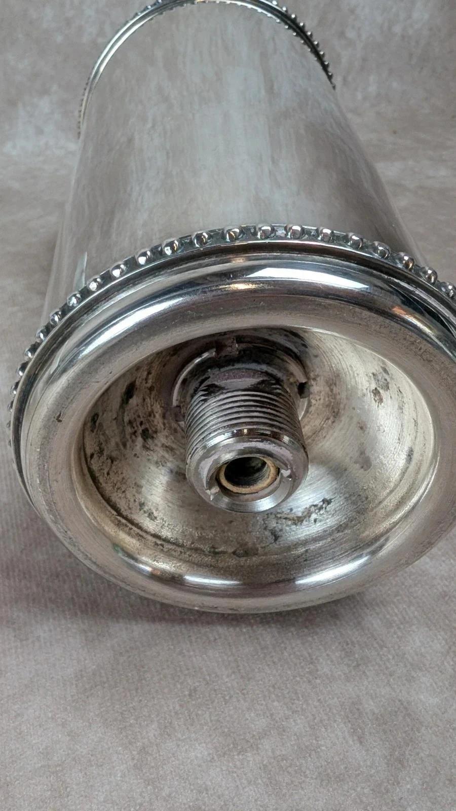 Ancien siphon à soda en métal argenté