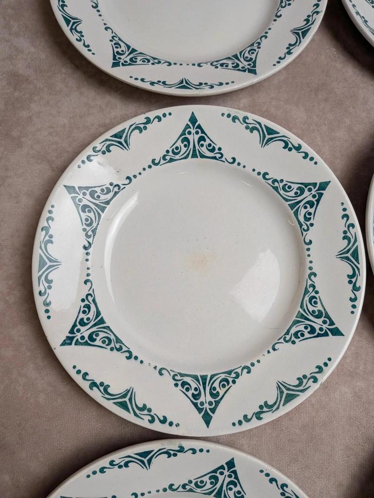 Lot de 7 assiettes plates terre de fer Moulin des Loups Fti 22