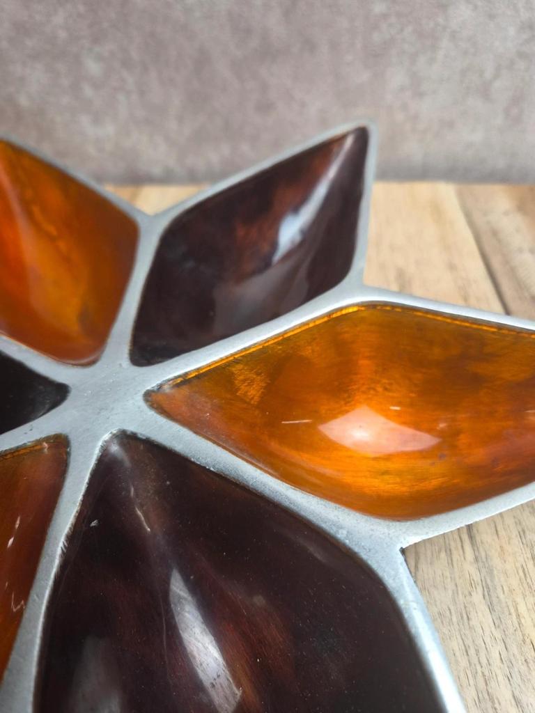 Grande coupe étoile vintage en aluminium émaillé orange et brun