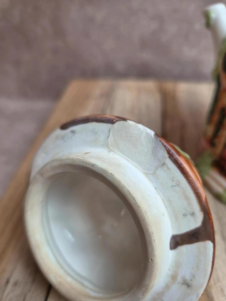 Théière vintage en forme de maison – céramique émaillée cottage