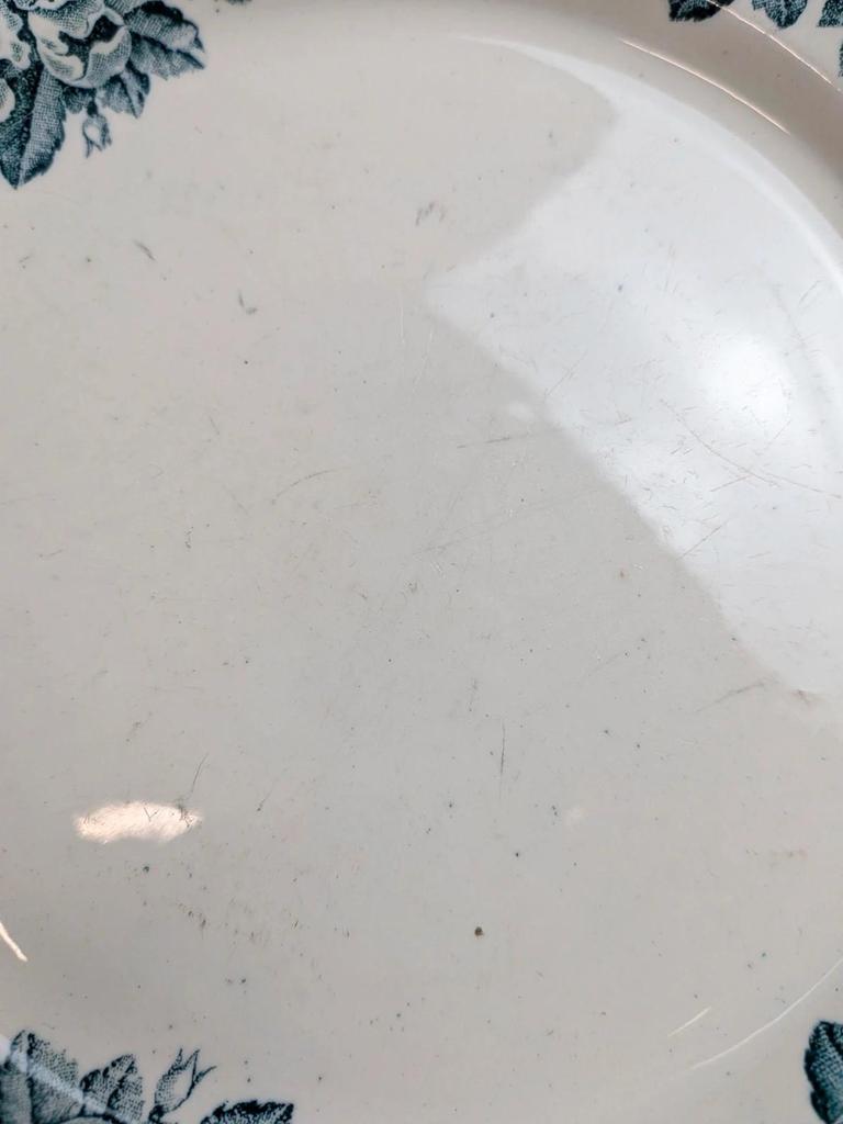 Lot de 3 assiettes plates en terre de fer Debray – Service Guadeloupe