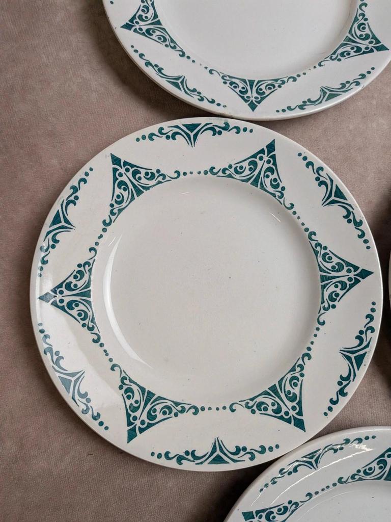 Lot de 7 assiettes plates terre de fer Moulin des Loups Fti 22