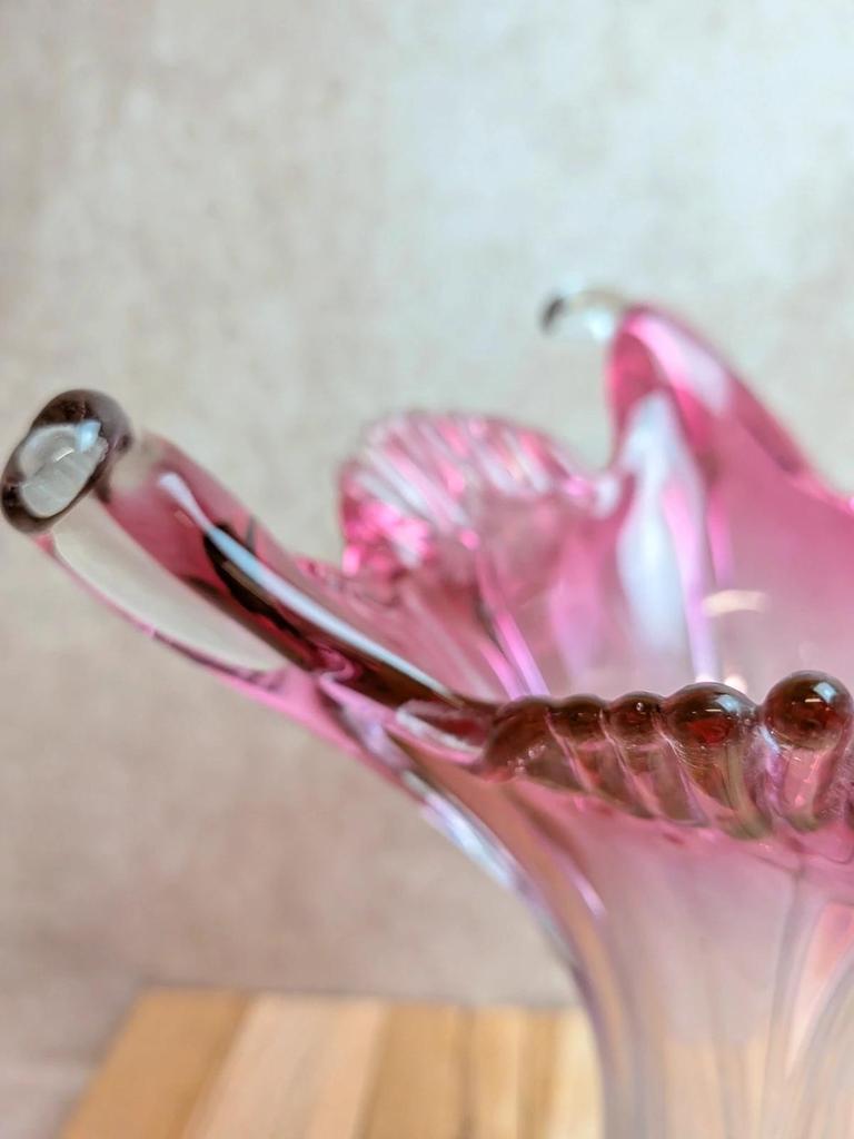 Grand vase vintage en verre rose et transparent – Forme corolle – Style Murano