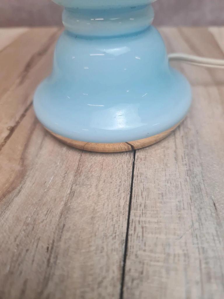 Lampe vintage en opaline bleue – esprit boudoir 💙