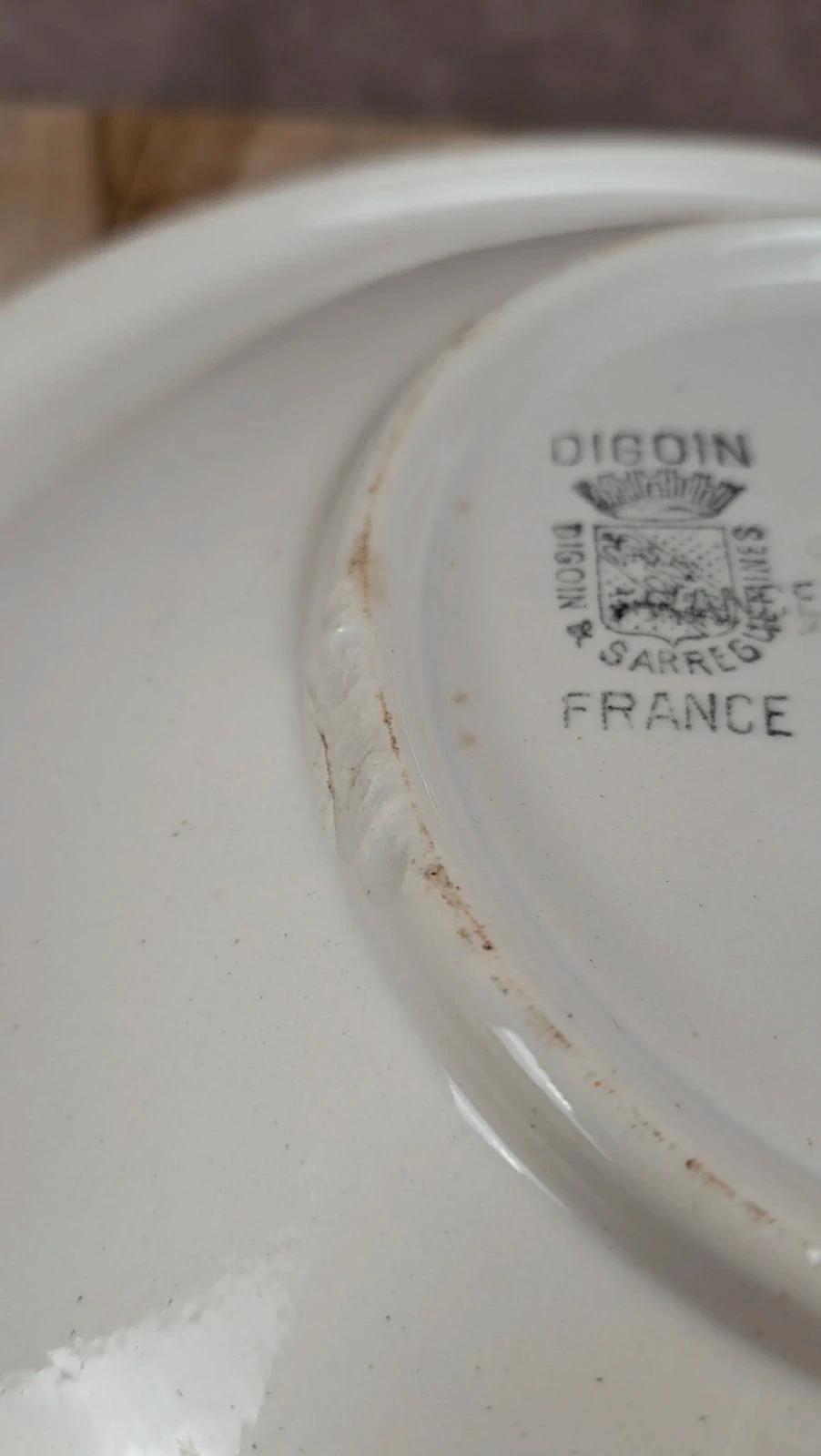 Ensemble dépareillé Digoin Sarreguemines –plats & saladier fleuri ancien
