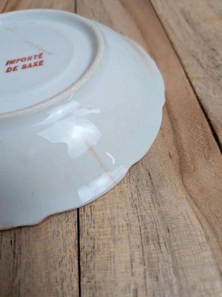 Tasse et soucoupe anciennes en porcelaine de Saxe – La Samaritaine