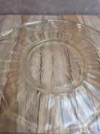 Grand plat ancien en verre ouraline – 31 cm
