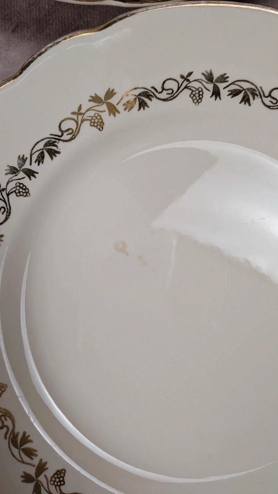 Lot de 8 assiettes à dessert anciennes Villeroy & Boch – frise dorée