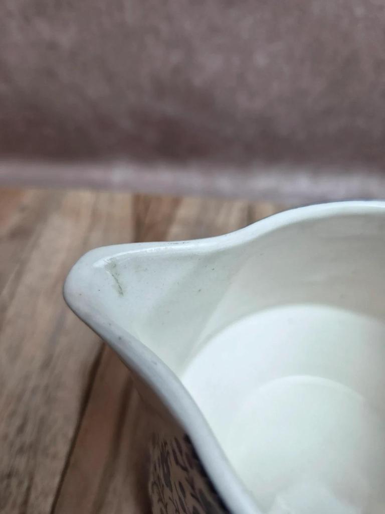 Petit pot à lait Boch Frères – La Louvière modèle Dragon – décor bleu – Belgique vintage