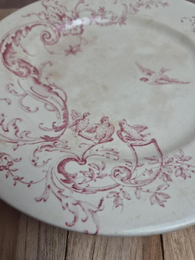 Plat sur pied ancien décor oiseaux – attribué Jules Vieillard Bordeaux – terre de fer ivoire