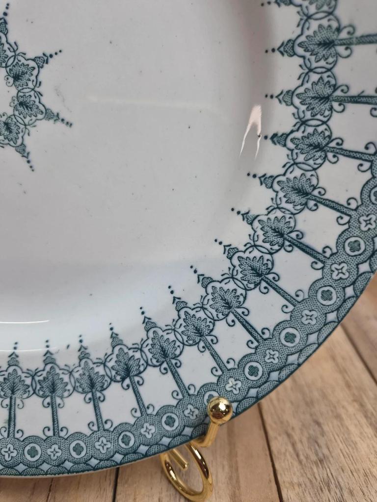 Assiette en terre de fer Saint-amand modèle Persan