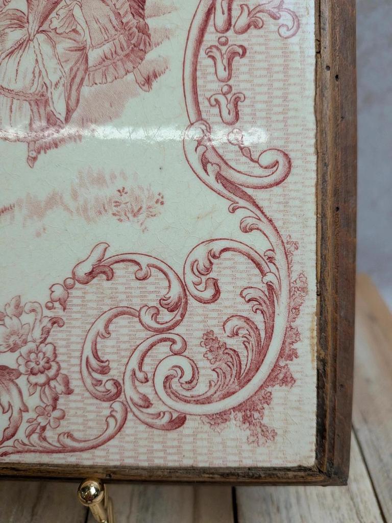 Ancien dessous de plat Gien en terre de fer – Colin-maillard