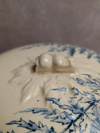 Soupière ancienne en terre de fer Gien – Modèle Fougère – Décor bleu