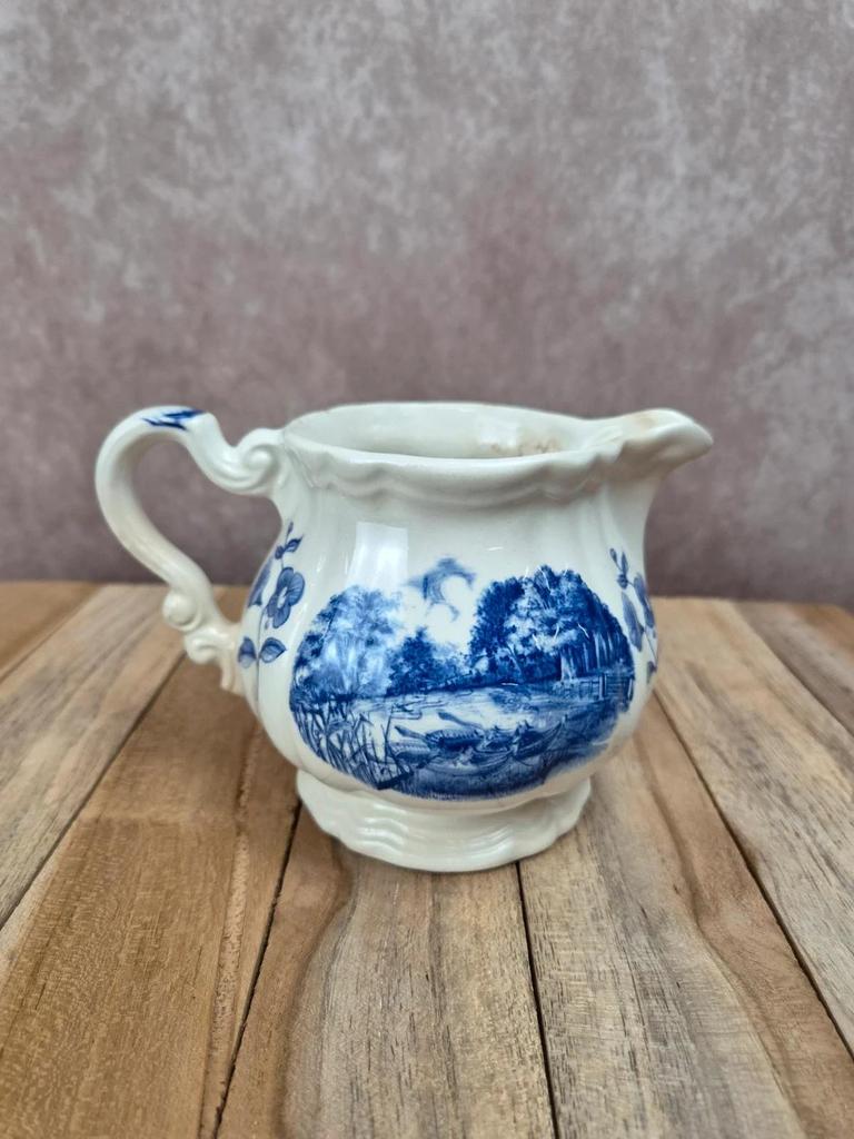 Pichet / pot à lait Sarreguemines Romantique bleu – décor champêtre – faïence vintage