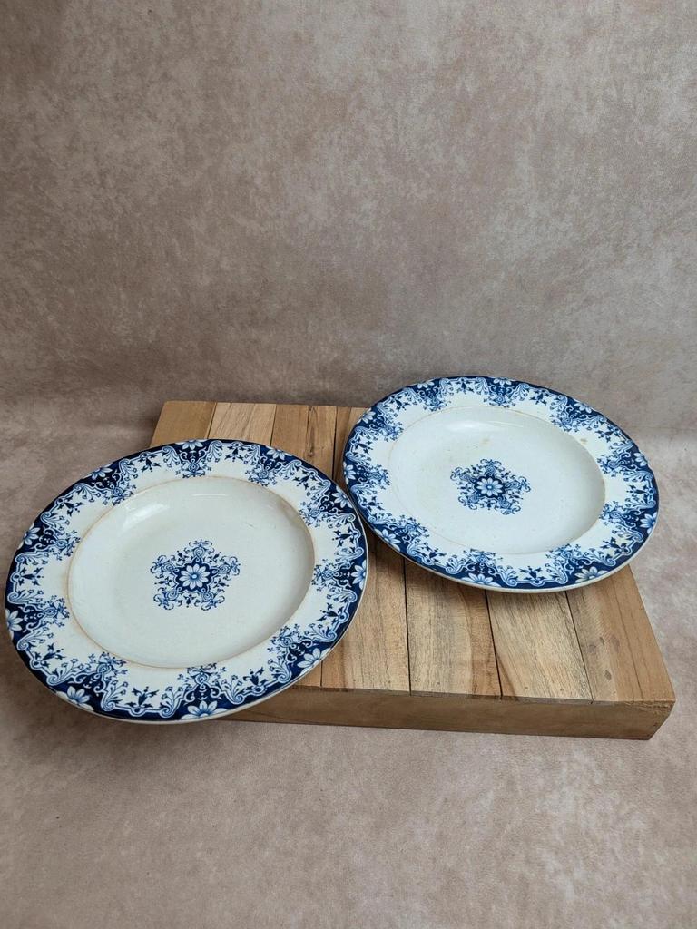 Lot de 2 assiettes creuses en terre de fer Jules Vieillard Bordeaux – Rouen