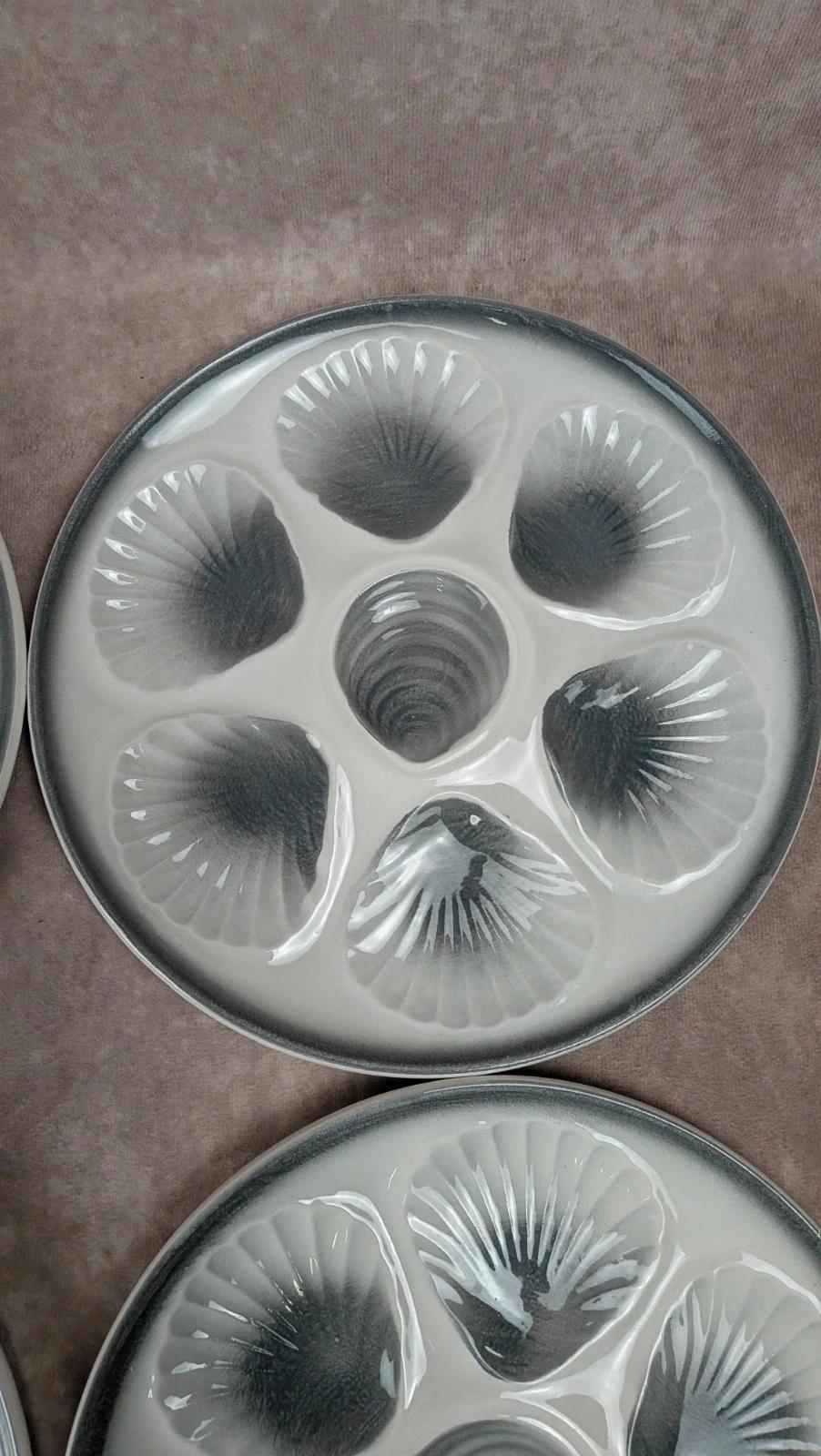 Lot de 5 assiettes à coquillages – moules en relief – faïence vintage