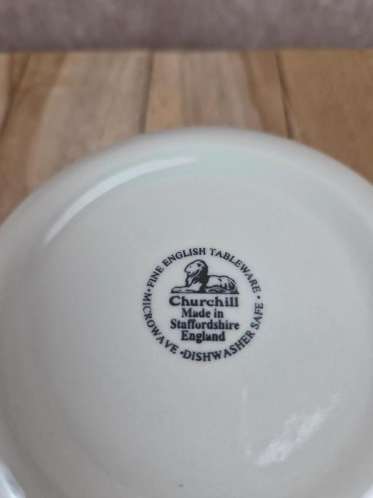 Bol Churchill England décor bleu floral – modèle style Finlandia / Blue Onion
