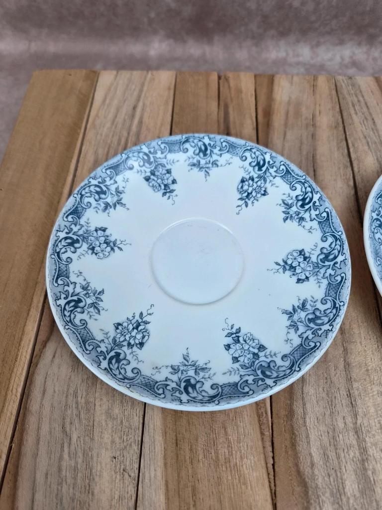 Lot de 2 tasses + 2 sous-tasses Rivanel – décor bleu floral – vintage