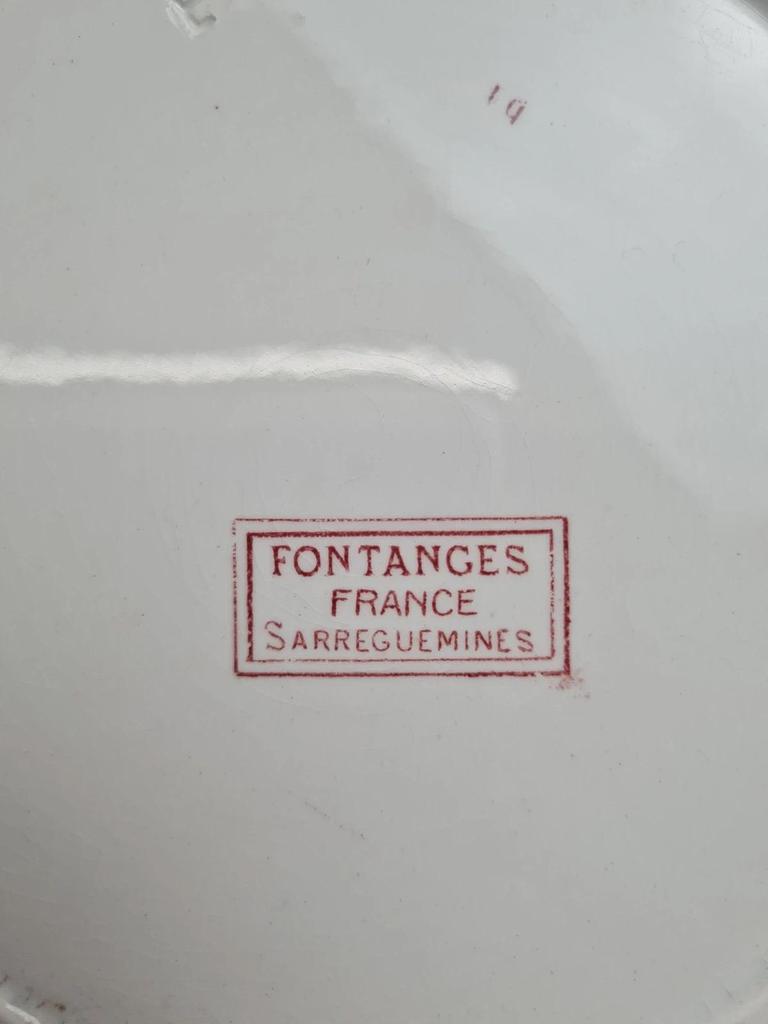Plat rond vintage Sarreguemines Fontanges rouge – Terre de fer ancienne 🌿