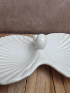 Présentoir apéritif vintage coquillages en porcelaine blanche