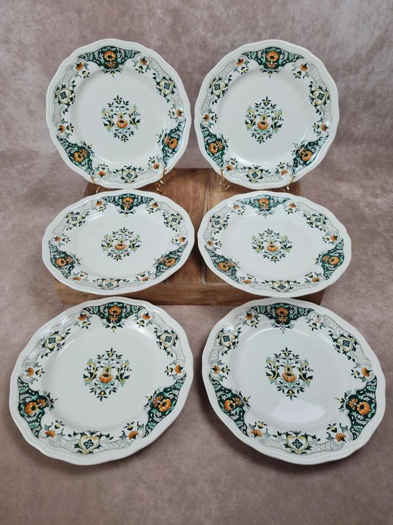 Lot de 6 assiettes à dessert Longchamp, décor Lyon, vintage hand painted