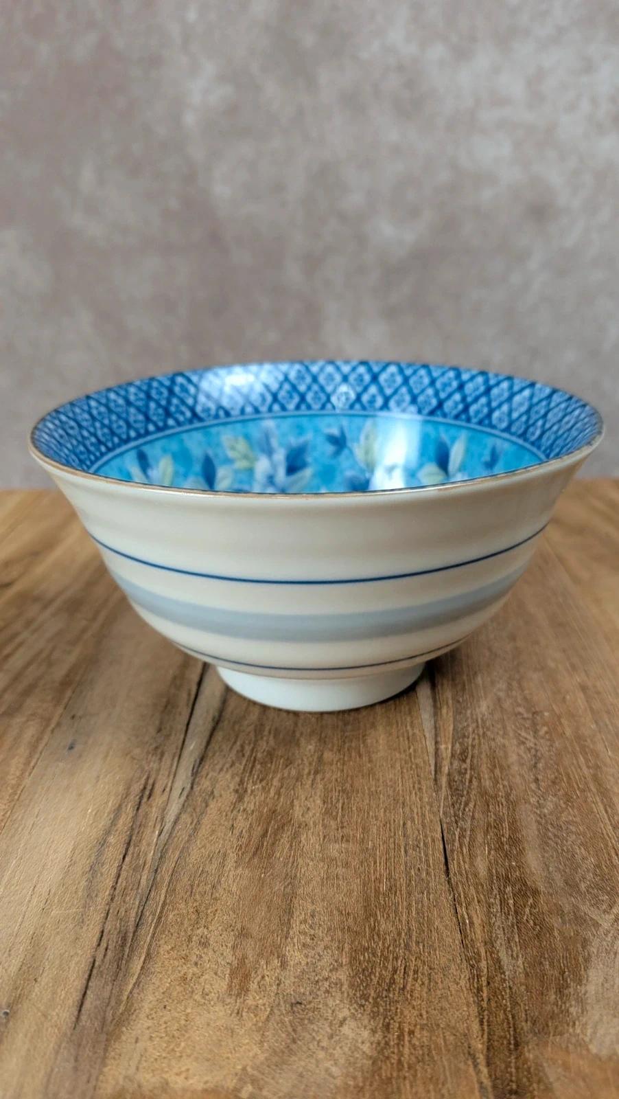 Petit bol asiatique décor floral bleu – Porcelaine