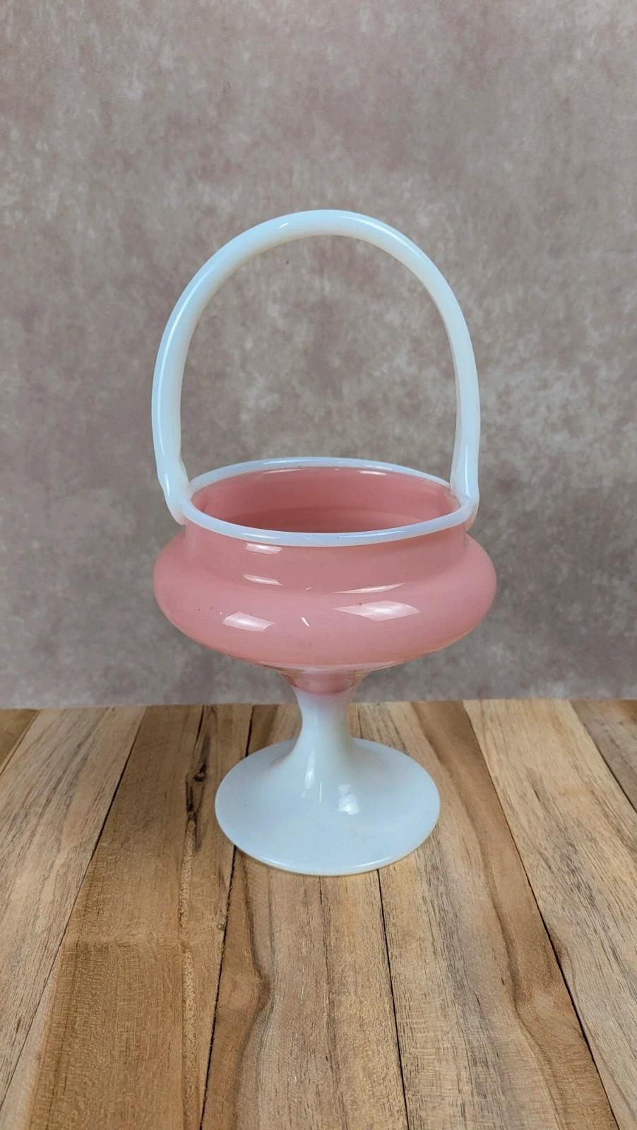 Coupe panier en opaline rose vintage avec anse 🌸