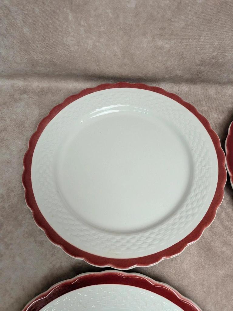 Lot de 4 grandes assiettes anciennes faïence liseré rouge festonné
