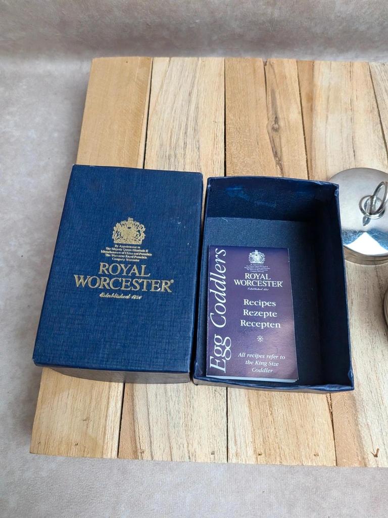 Coquetier cuiseur à œuf Royal Worcester porcelaine anglaise