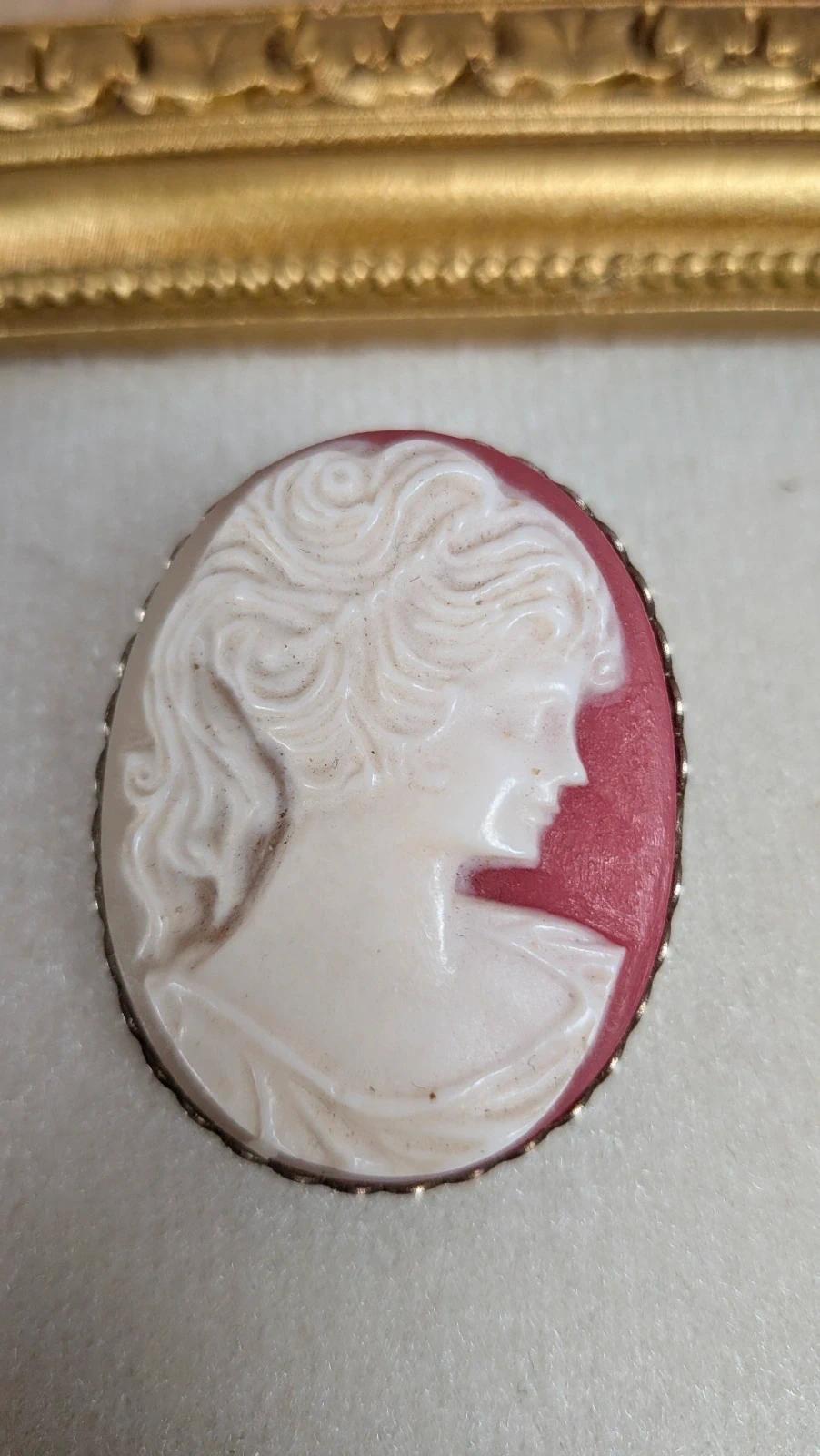 Broche camée vintage rose profil femme