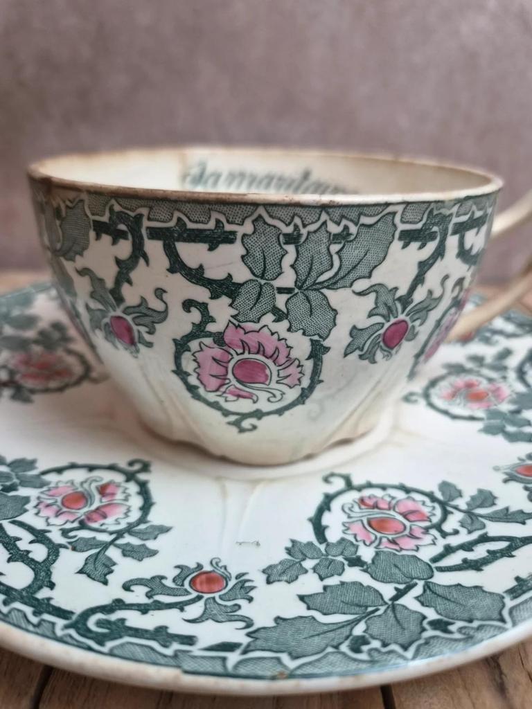 Tasse à chocolat Longwy La Samaritaine modèle Rose ancienne