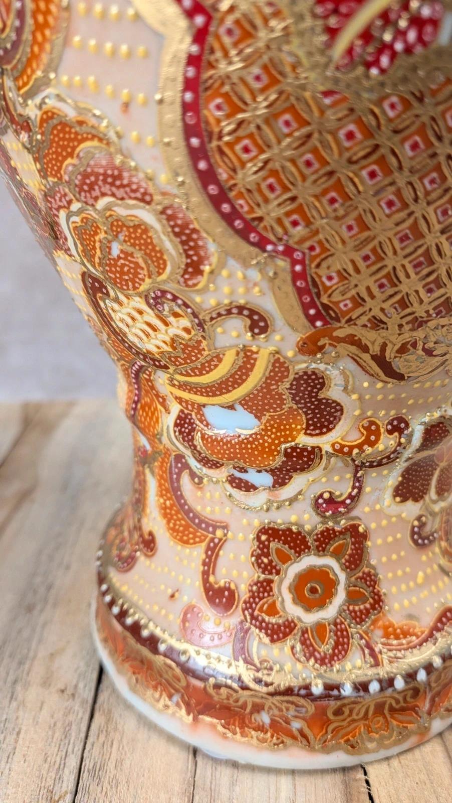 Vase chinois décor relief doré style Satsuma