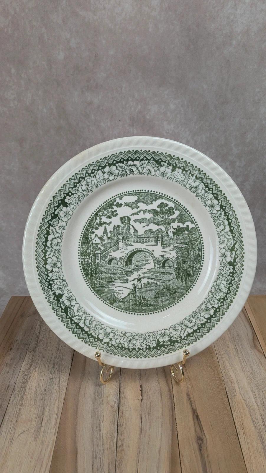 Assiette anglaise ancienne décor paysage vert