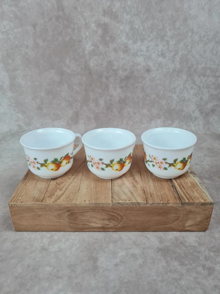 Lot de 3 tasses à café Arcopal – motif pommes vintage