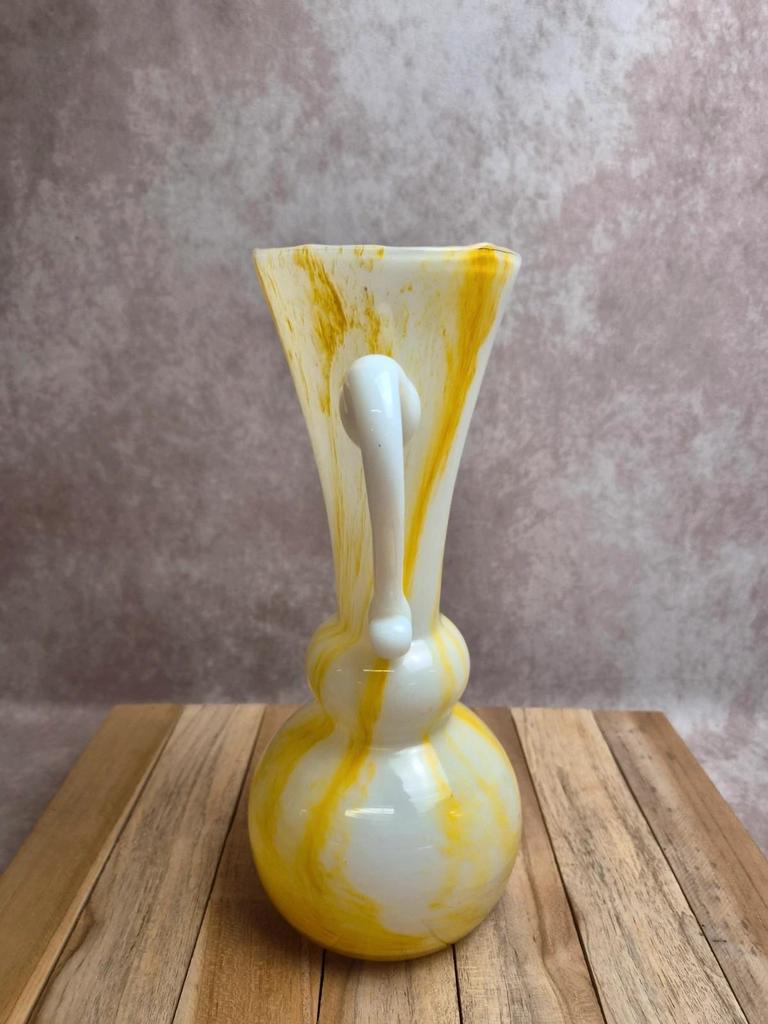 Grand pichet aiguière en verre soufflé italien jaune et blanc – années 60/70