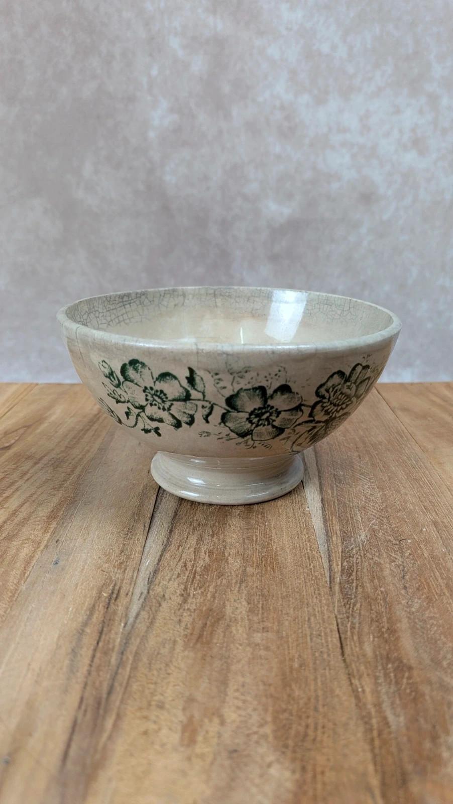 Bol ancien en faïence à décor floral vert