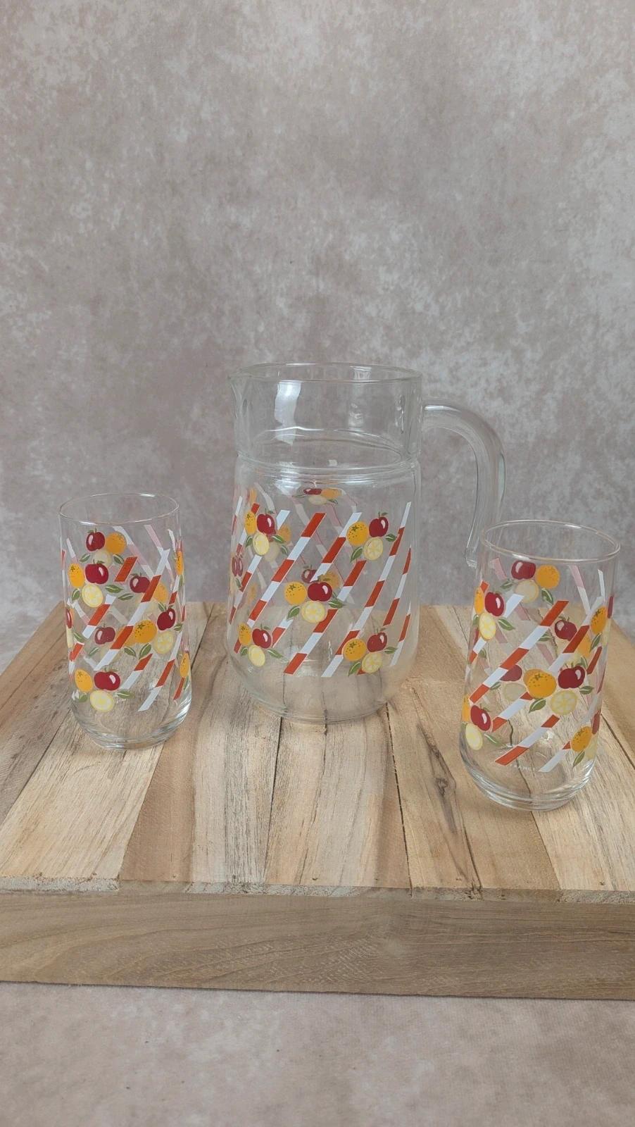 Pichet vintage années 70 + 2 verres assortis décor fruits