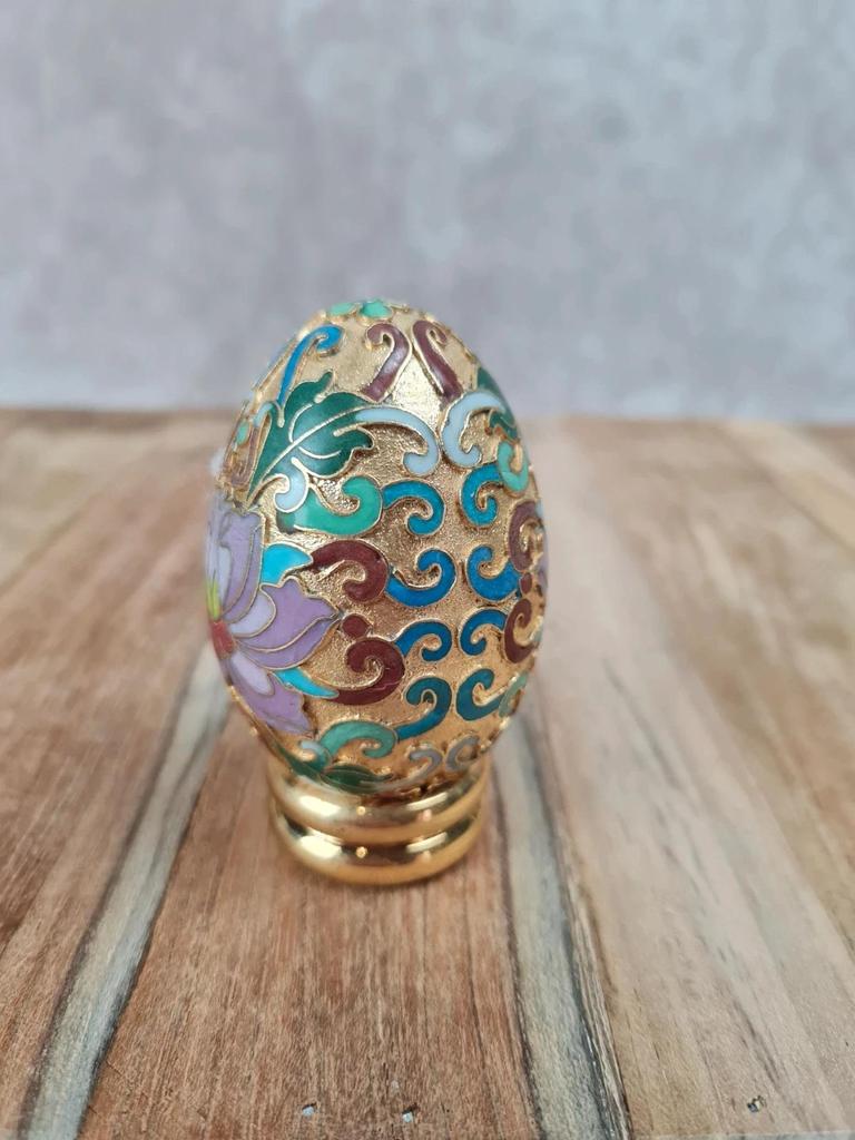 🥚 Oeuf décoratif cloisonné doré – 88fm vintage