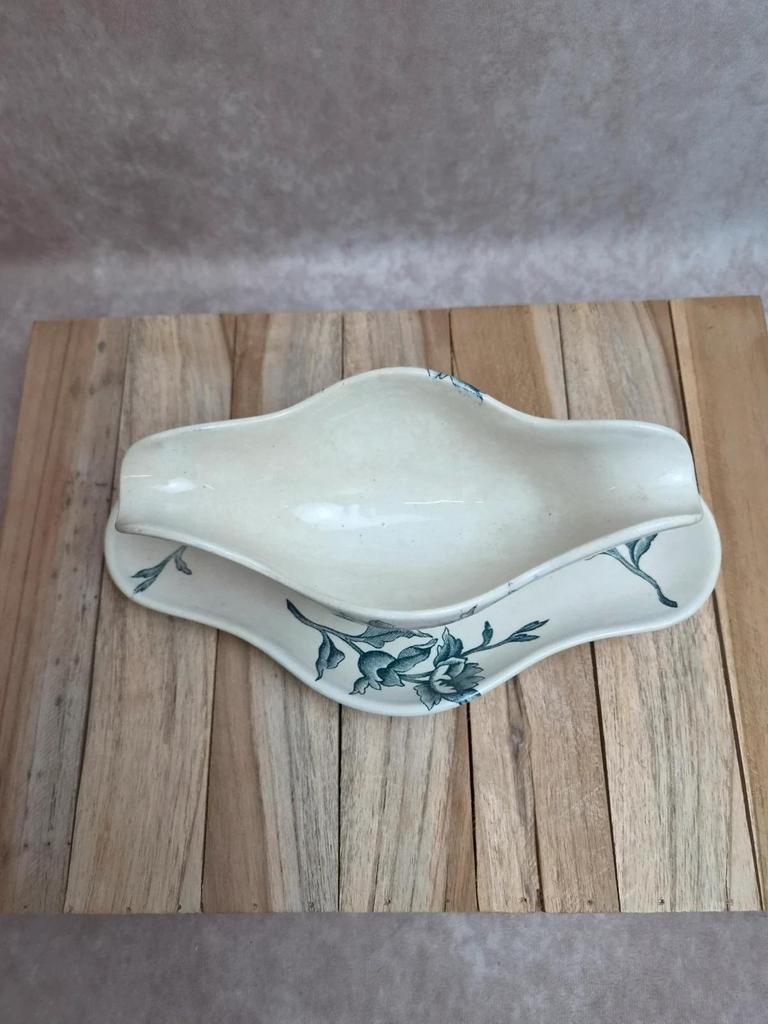 Saucière ancienne Faïencerie de Lyon Rose de Noël – Terre de fer