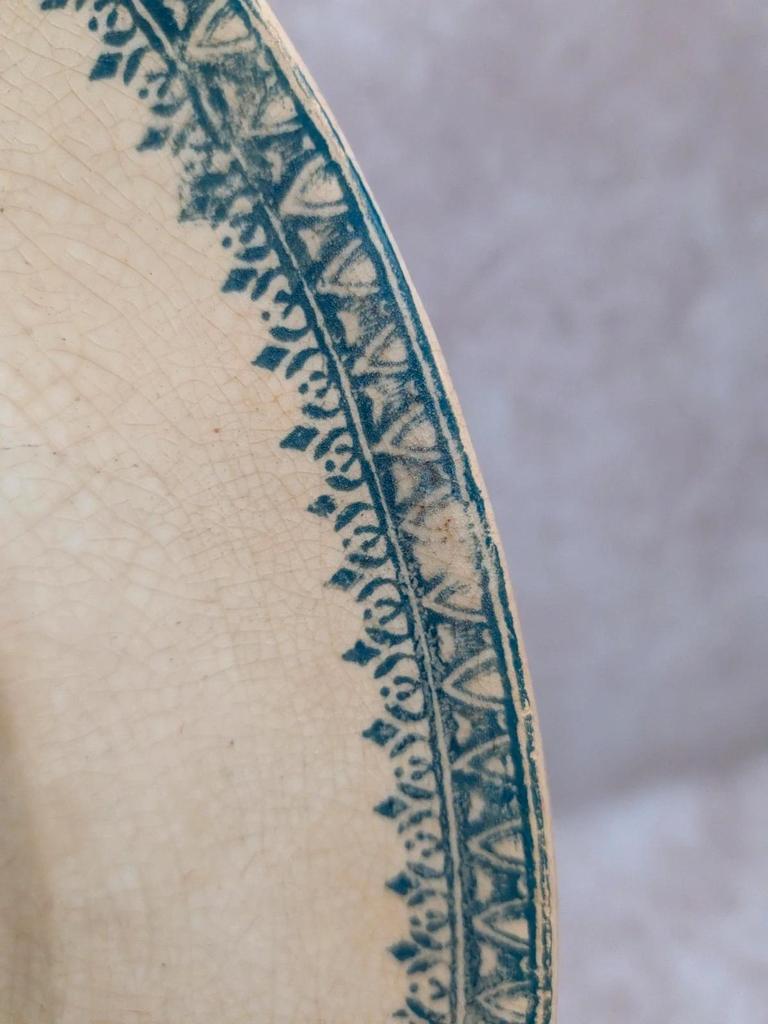Plat rond Terre de Fer Creil et Montereau modèle Anglais