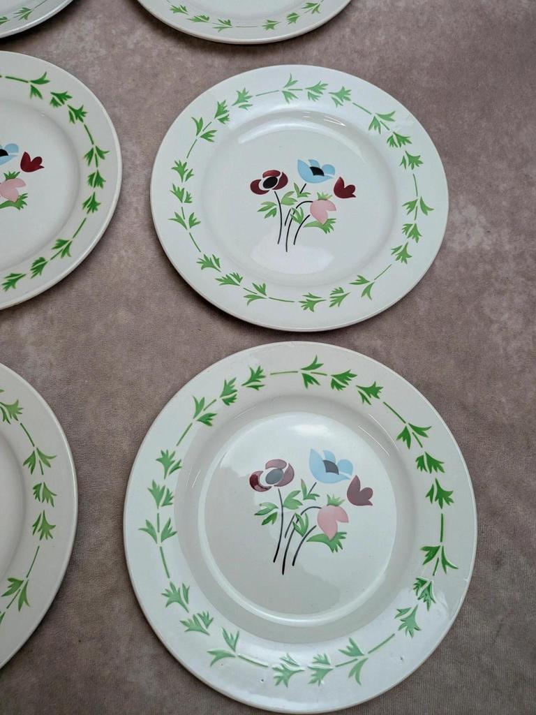 Lot de 9 assiettes plates en terre de fer Digoin Sarreguemines – Modèle Poupette – Vintage