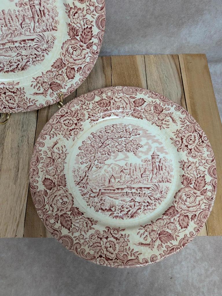 Lot de 2 assiettes style anglaises Lunéville terre de fer rouge décor champêtre