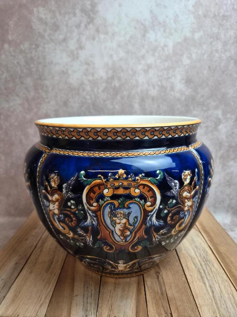 Grand cache-pot Gien Renaissance fond bleu décoré à la main vintage
