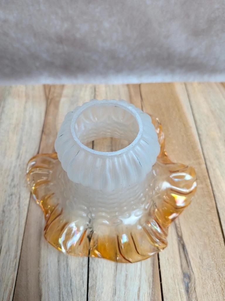 Abat-jour vintage en verre ambré irisé – tulipe