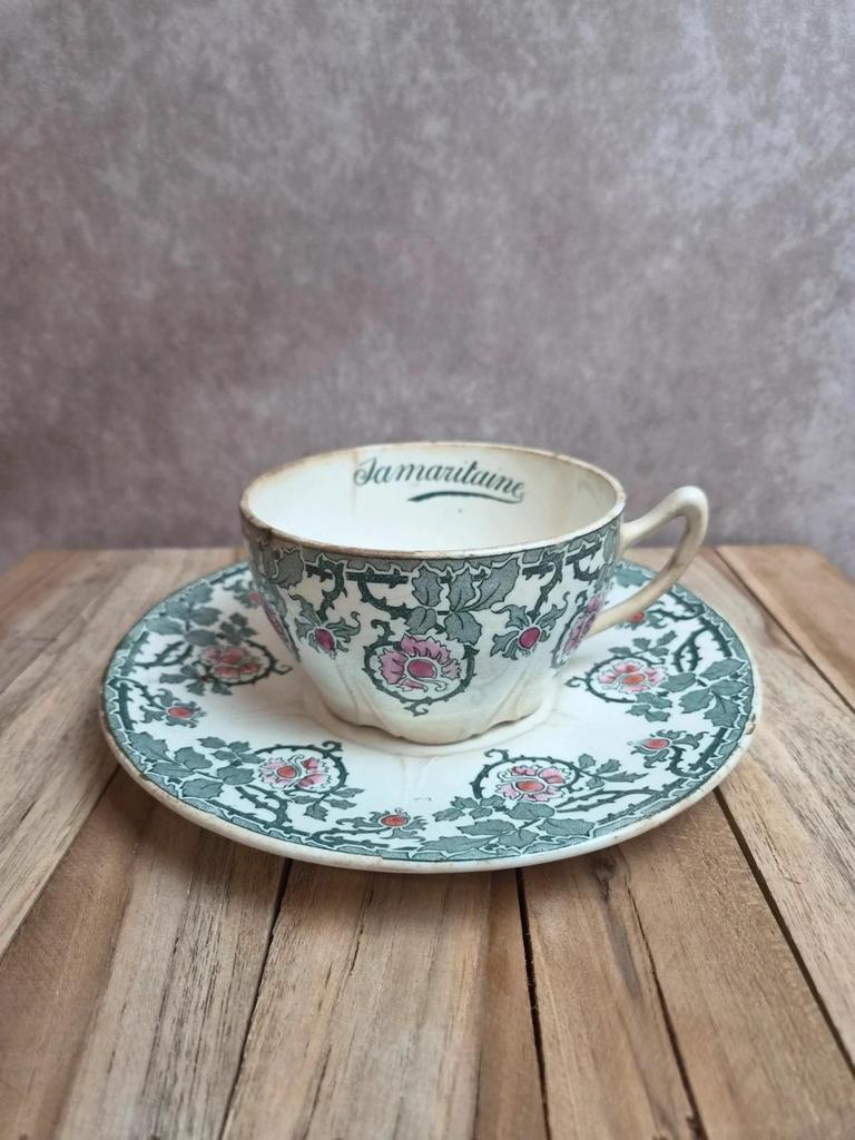 Tasse à chocolat Longwy La Samaritaine modèle Rose ancienne