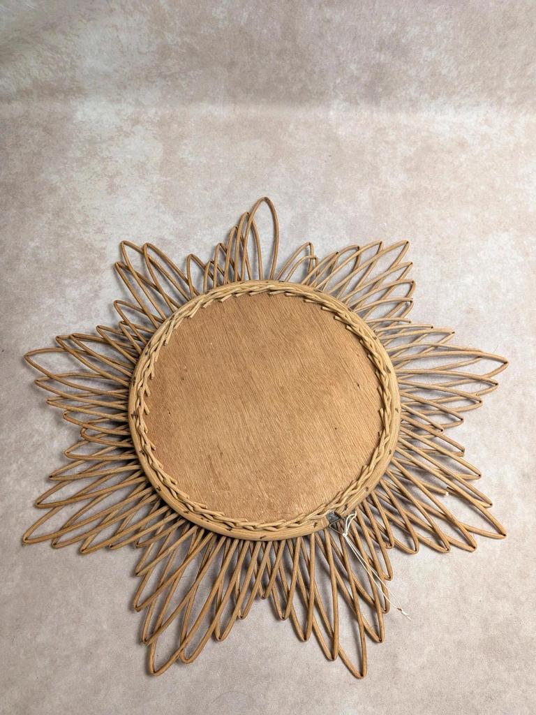 Miroir soleil vintage en rotin tressé années 70