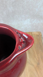 Ancien pichet en faïence rouge sang - de - bœuf style Vallauris / Sarreguemines