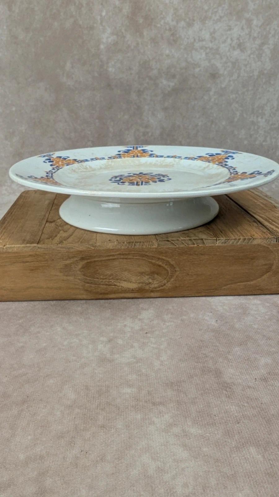 Ancien plat sur pied Moulin des Loups – modèle fleurettes