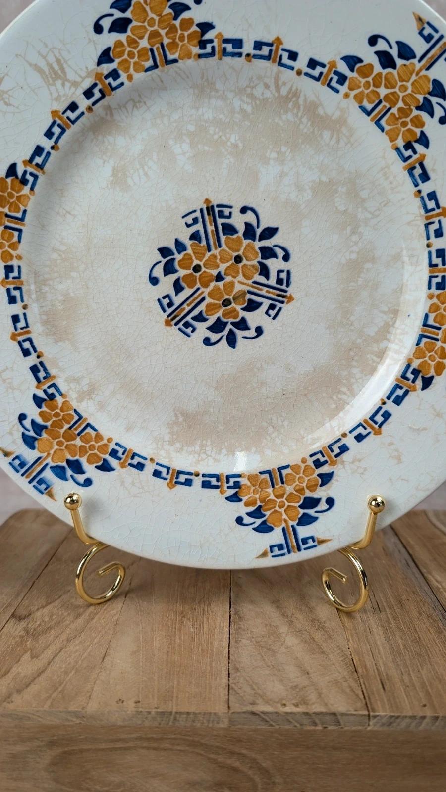 Ancien plat sur pied Moulin des Loups – modèle fleurettes